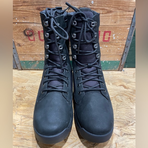 Brand new Timberland field guide boot. Black suede/nylon combination. Size 8.5 - Picture 2 of 7